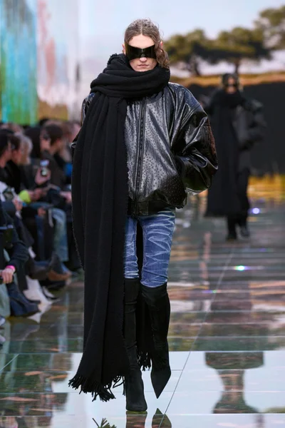 Look 30